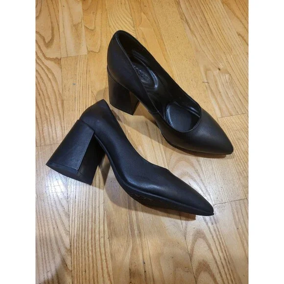 Aerosoles Women's Ivory Pump, Black Leather, Size 7 - Picture 2 of 8